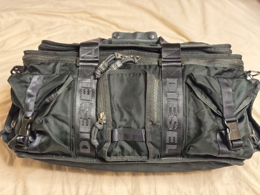 【正規品】DIESEL レザー使い　ボストンバッグ　レアモデル【高級感あり】