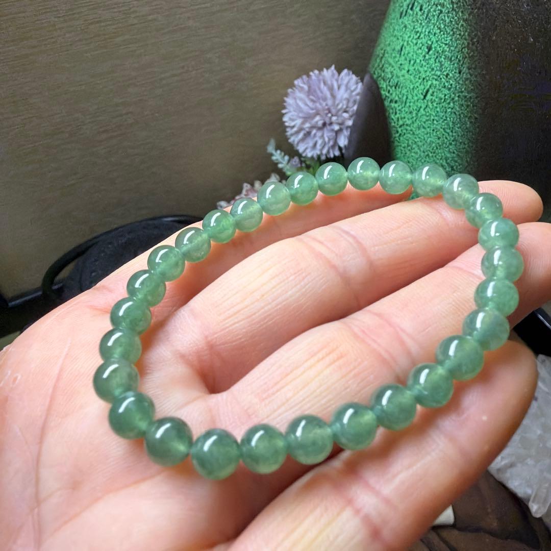 本翡翠、氷種、個性的ミャンマーグリーンブレスレット