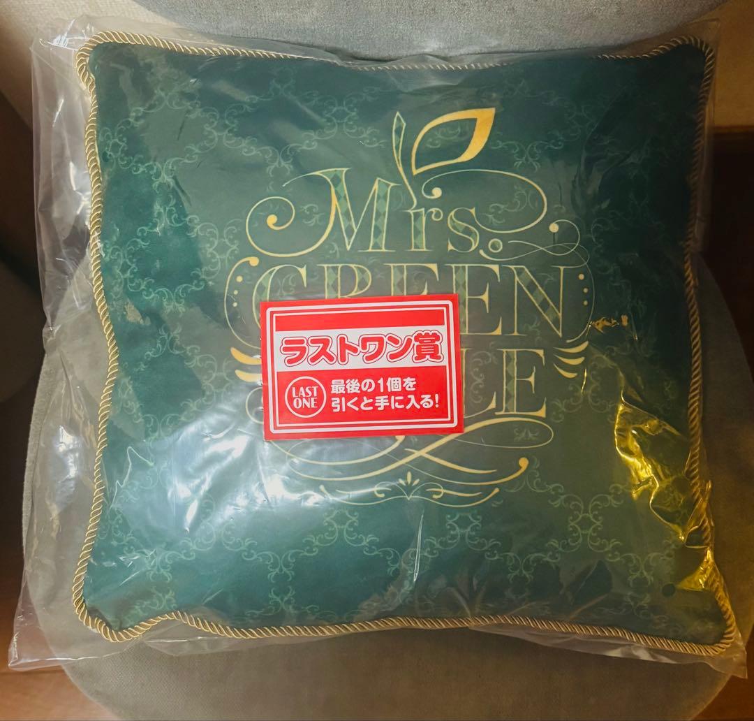 Mrs. GREEN ロゴ入りクッション