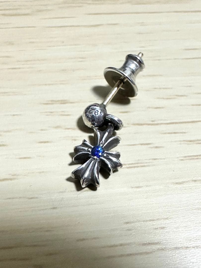 【入手困難】クロムハーツ タイニースタックCHクロス ドロップピアス サファイヤ