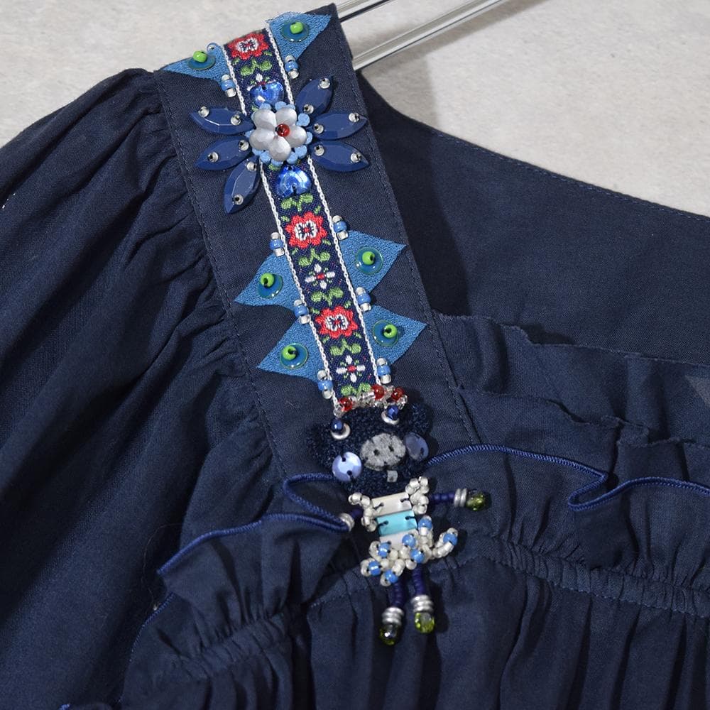 アルベロベロ OLLEBOREBLA ぶたさん ビーズ装飾 綿ローン ブラウス