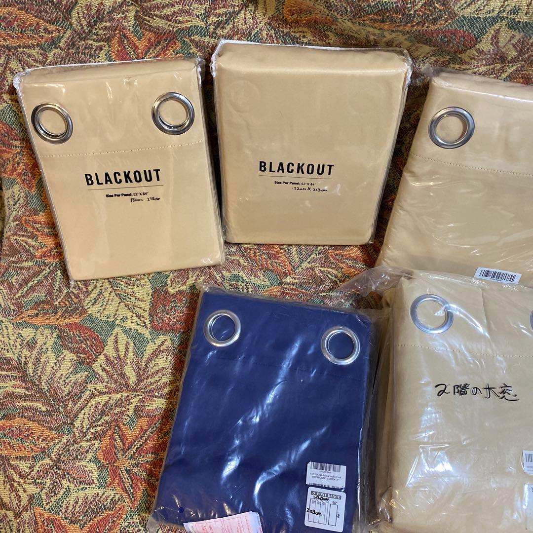 Black OutのカーテンとカーテンレールLast Offer‼️