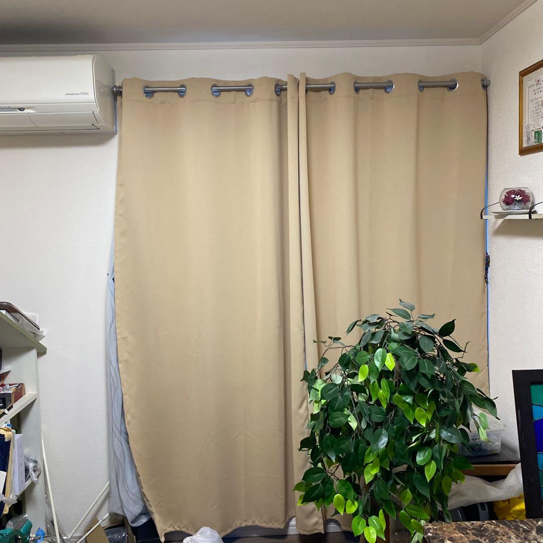 Black OutのカーテンとカーテンレールLast Offer‼️
