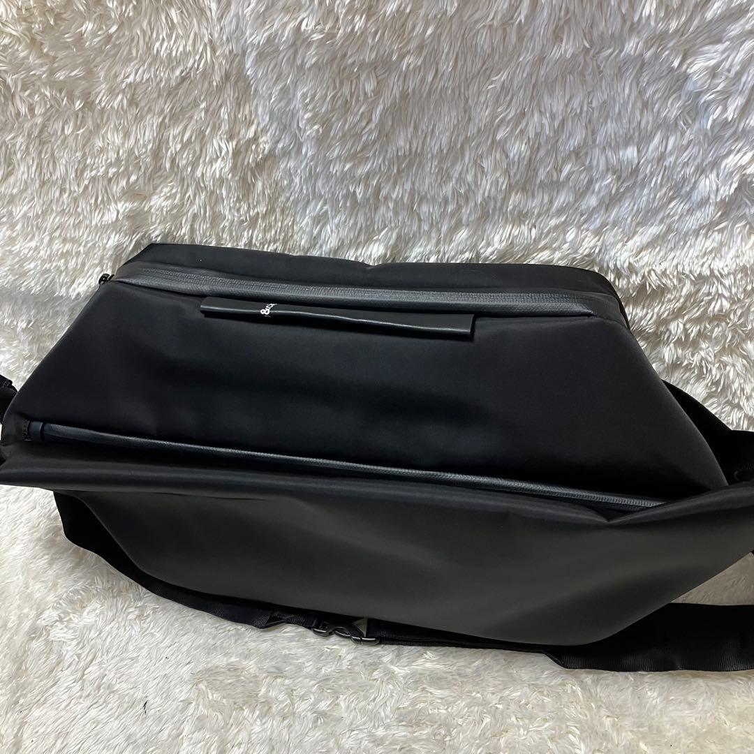 【Quu 様COTE&CIEL isarau L Sleek ショルダーバッグ