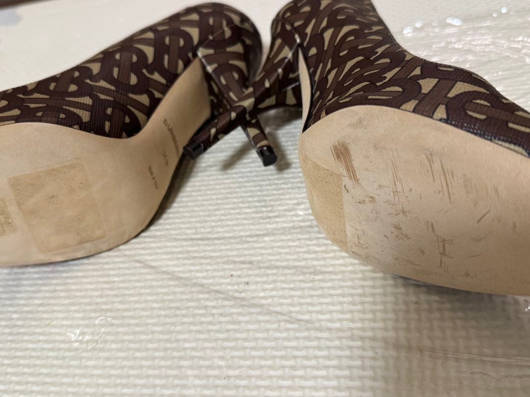 ♡ Burberry パンプス　♡