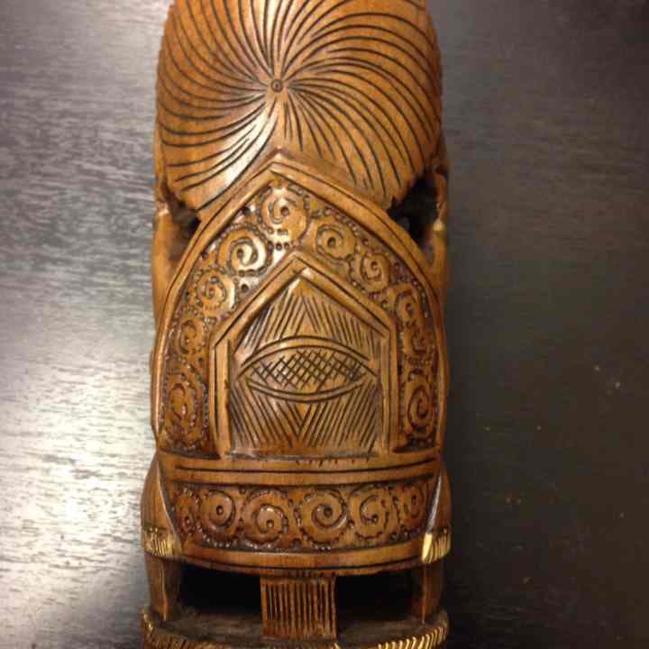 ガネーシャの木製彫刻置物 23cm×9cm 迫力満点