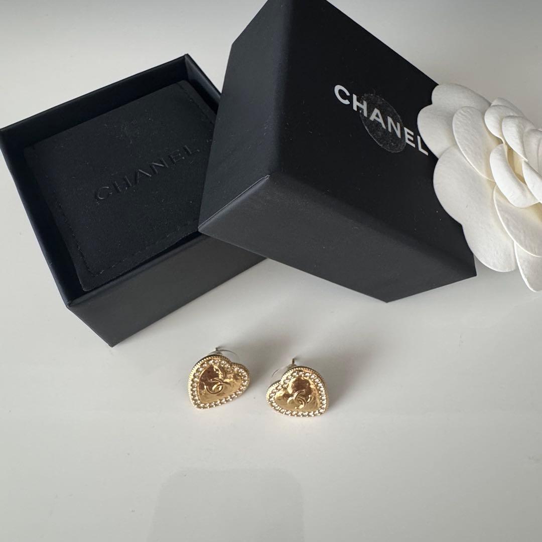 【即完売】CHANEL ゴールド ハート型ピアス 即発送可能