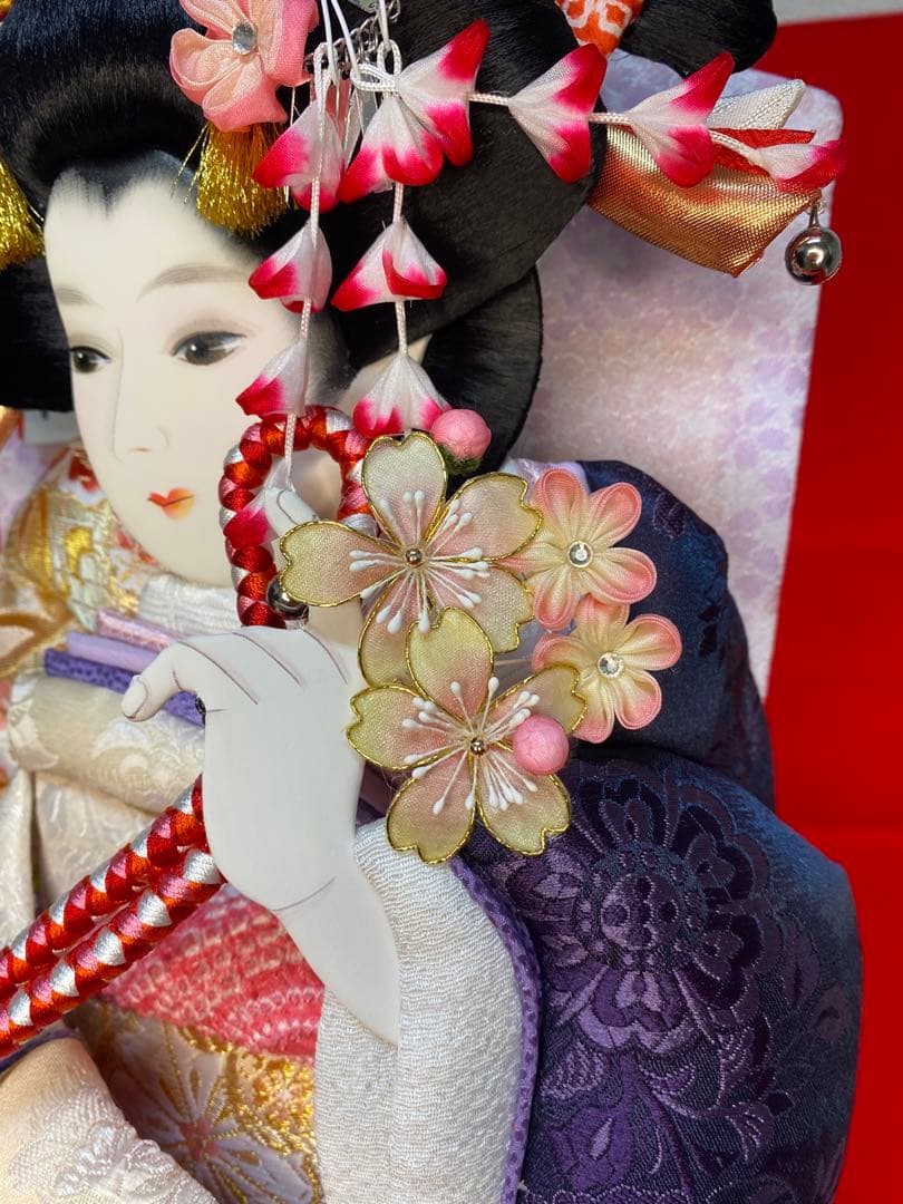 羽子板　立体振袖刺繡六角ガラスケース１8号・間口約４３×奥行約３３×高さ約７２㎝