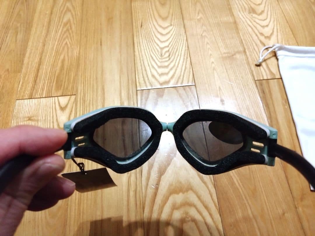 スーパーレア！ClIC 子供用ゴーグル UVカット 収納袋付き