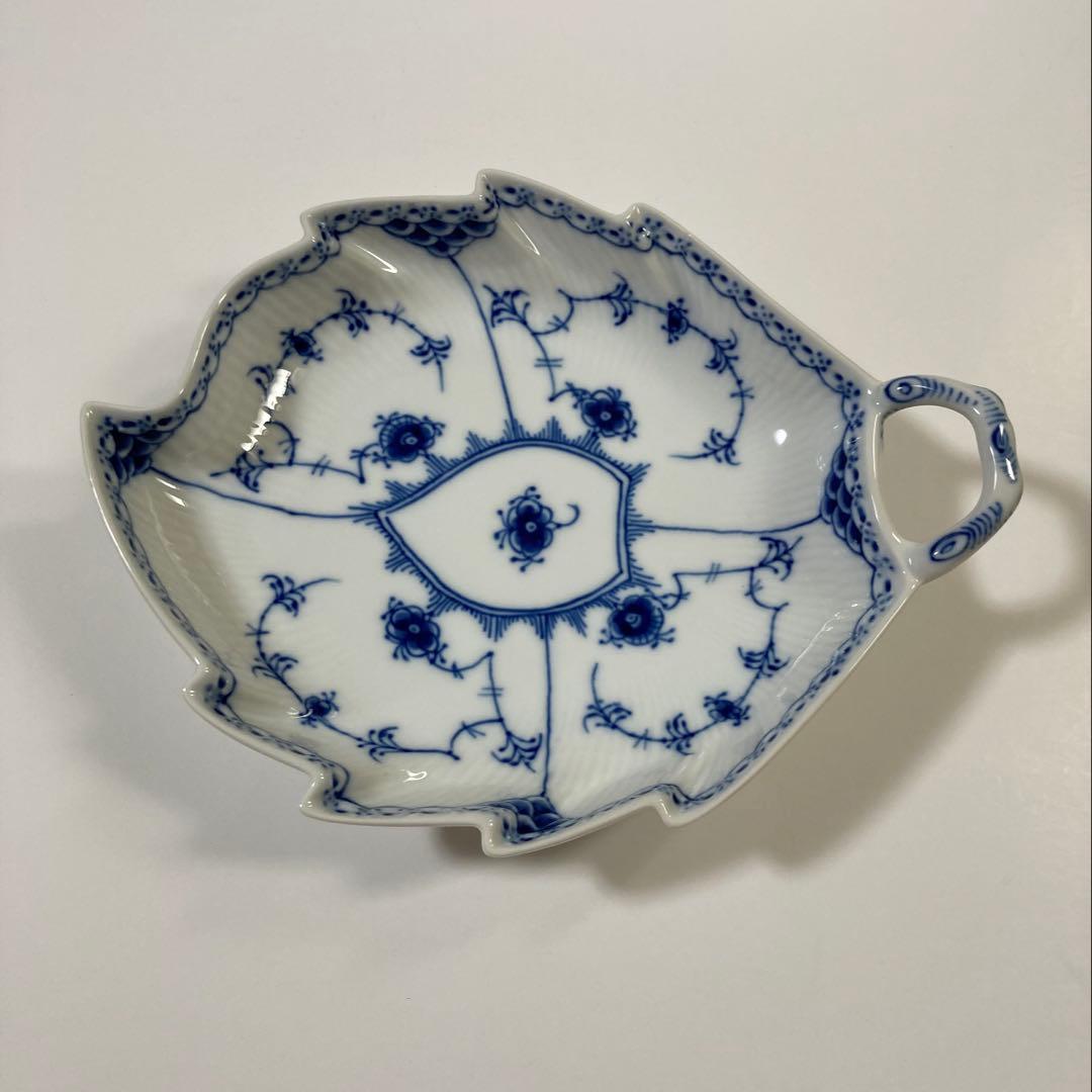 ロイヤルコペンハーゲン ブルーフルーテッド ハーフレース リーフディッシュ