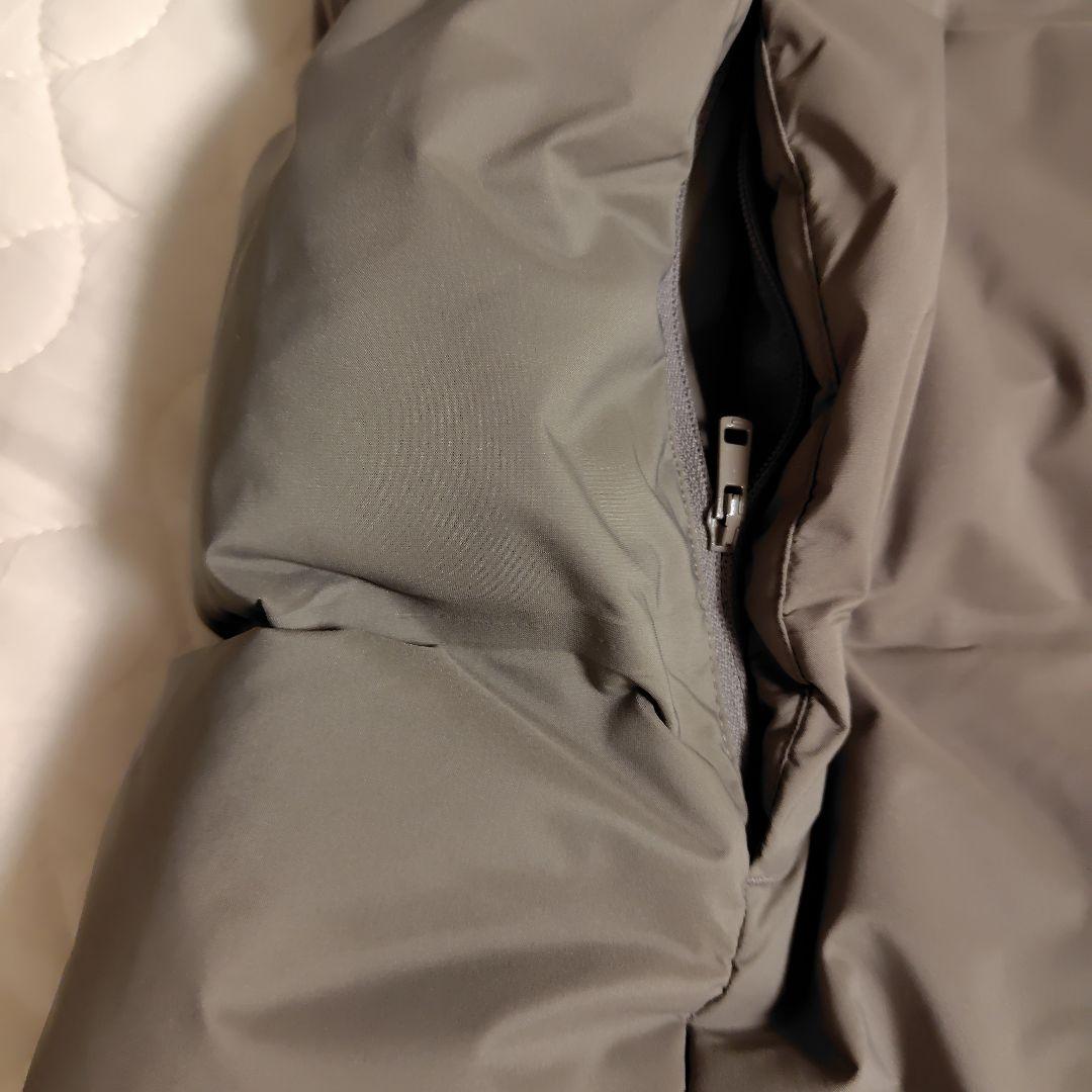 ユニクロ　シームレスダウンショートコート