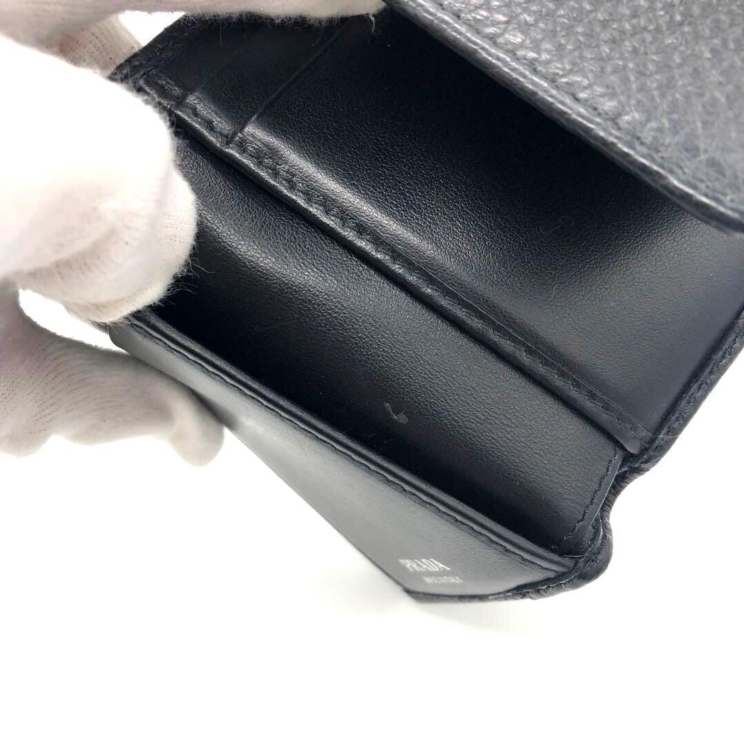 新品同様✨プラダ レザー　三つ折り財布　ブラック