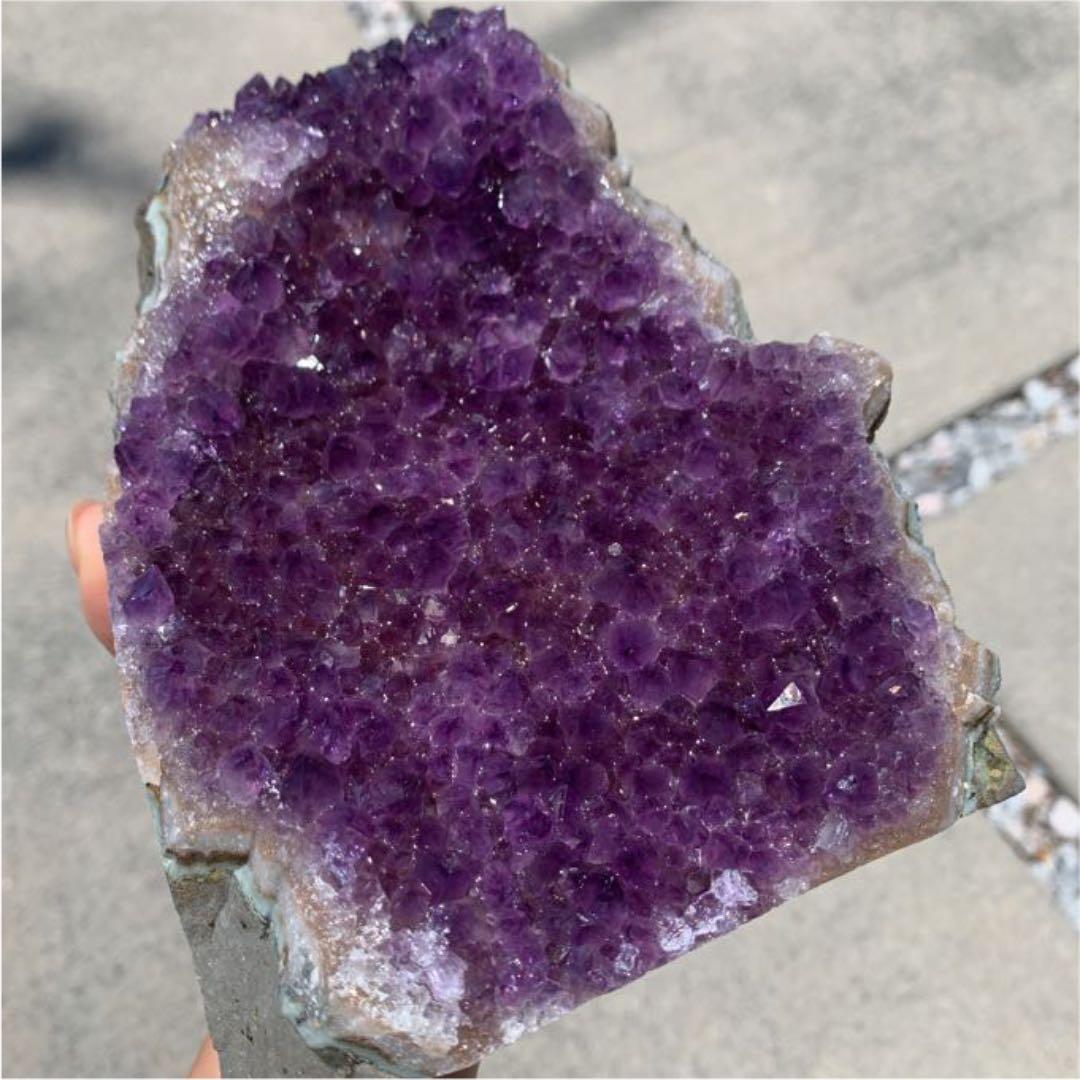 【♒高貴・大きめ天然石♒】濃厚紫色 ウルグアイ産 高品質アメジスト 天然石