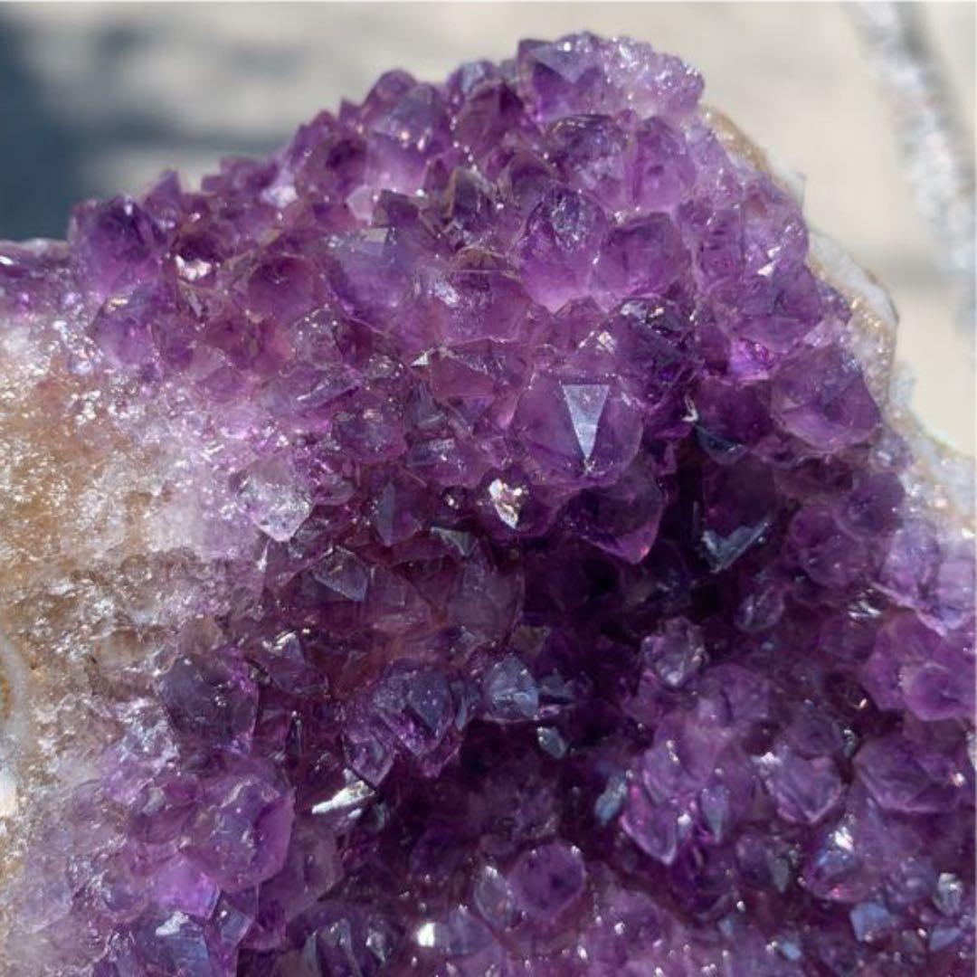 【♒高貴・大きめ天然石♒】濃厚紫色 ウルグアイ産 高品質アメジスト 天然石