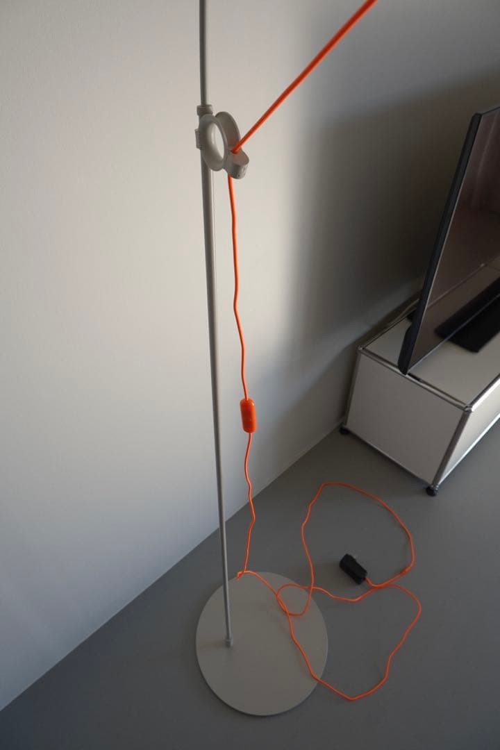 フロアスタンド Midgard Ayno Floor Lamp Grey Orange