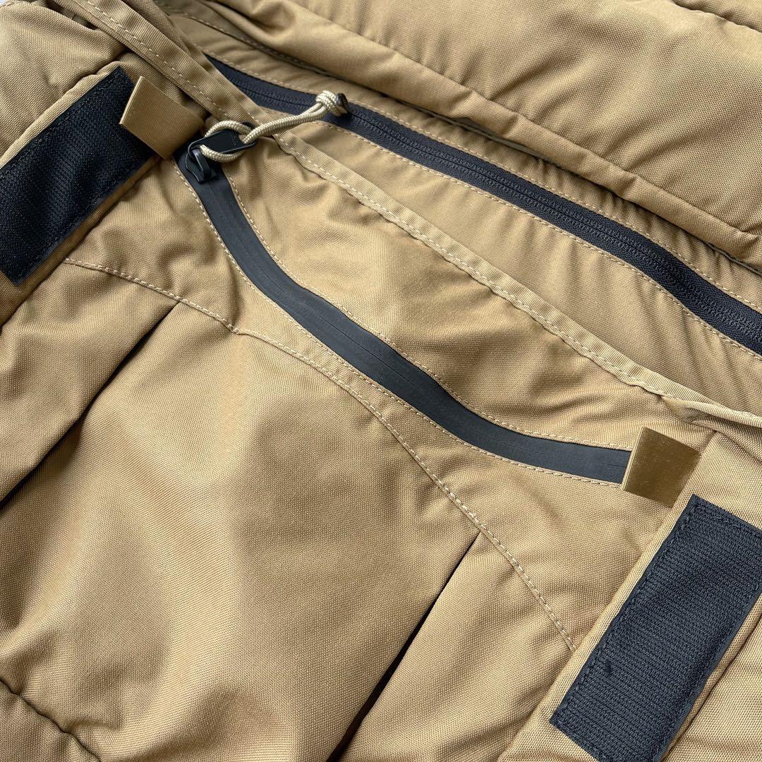 MYSTERY RANCH アメリカ製インベーダー　メッセンジャーバッグ