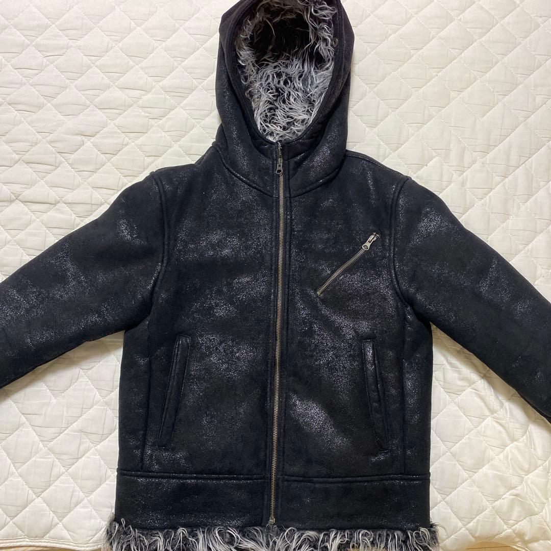 フード付き黒フェイクファージャケット