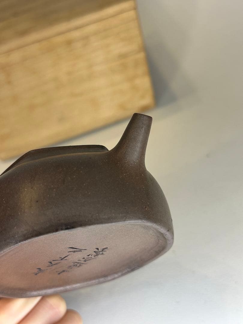 中国 宜興 紫砂 茶壺 紫泥 六角壺 底部刻款あり 共箱傷有り 骨董品 煎茶道具