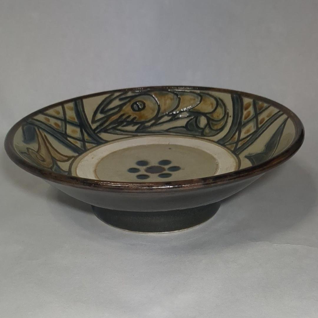金城敏昭 壺屋焼 やちむん 魚文 海老文 盛鉢 沖縄 琉球 「昭」銘入り 美品
