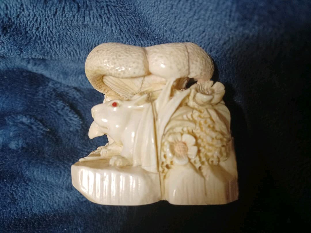 ⭐家宝　マンモス牙の彫刻　キノコとウサギ⭐