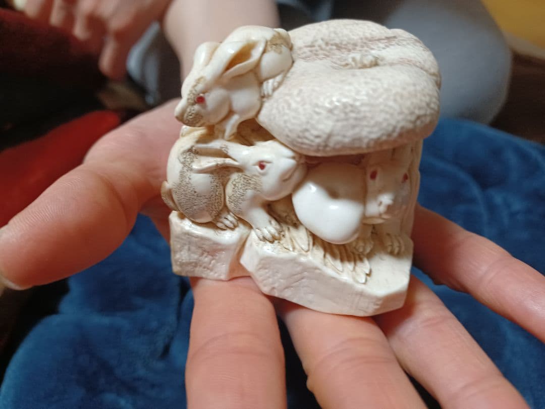 ⭐家宝　マンモス牙の彫刻　キノコとウサギ⭐