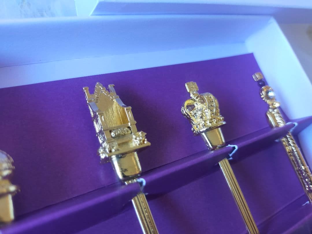 記念再値下げ！エリザベス女王即位70年記念 スプーンセット