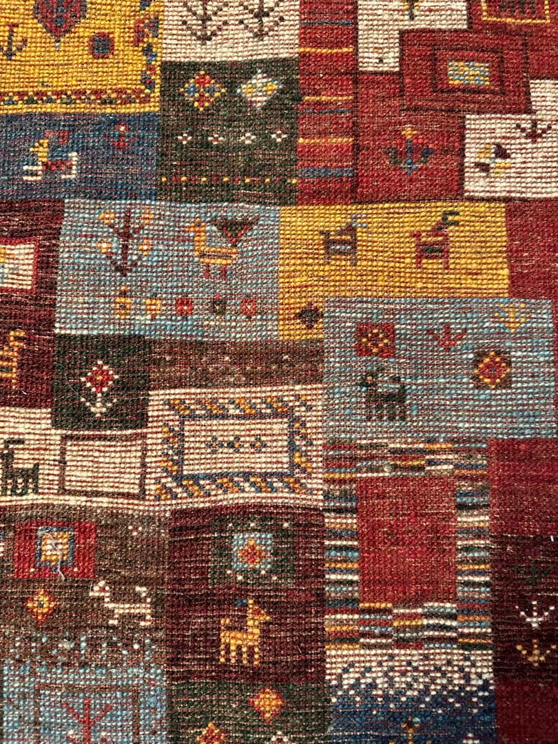 ギャッベ　ペルシャ絨毯