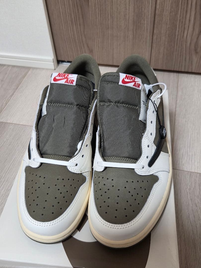 Travis Scott Air Jordan 1 Low リバースオリーブ