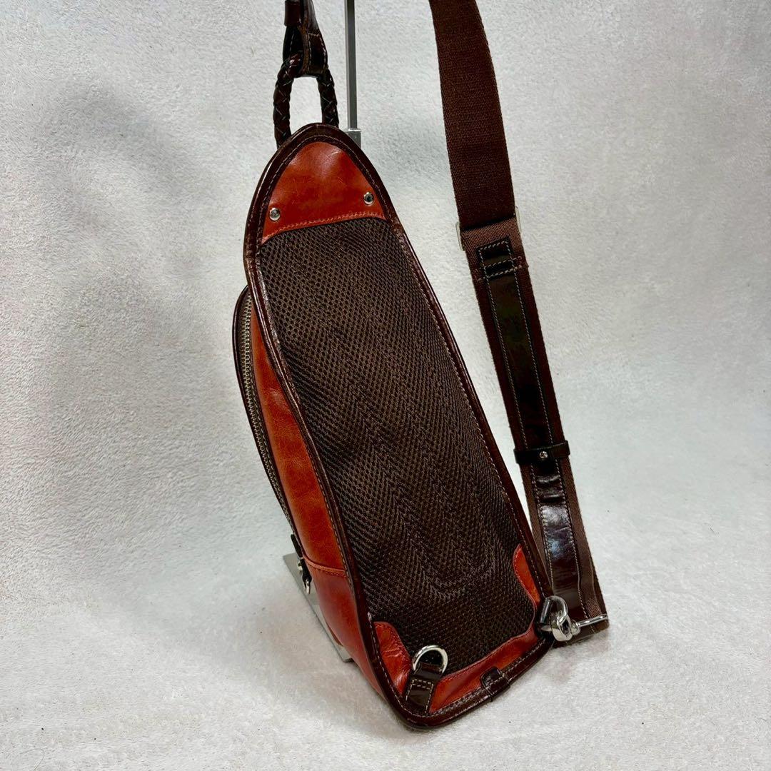 【極美品✨】キーファーノイ　最高級ボディバッグ　チャオ イタリア本革　斜め掛け