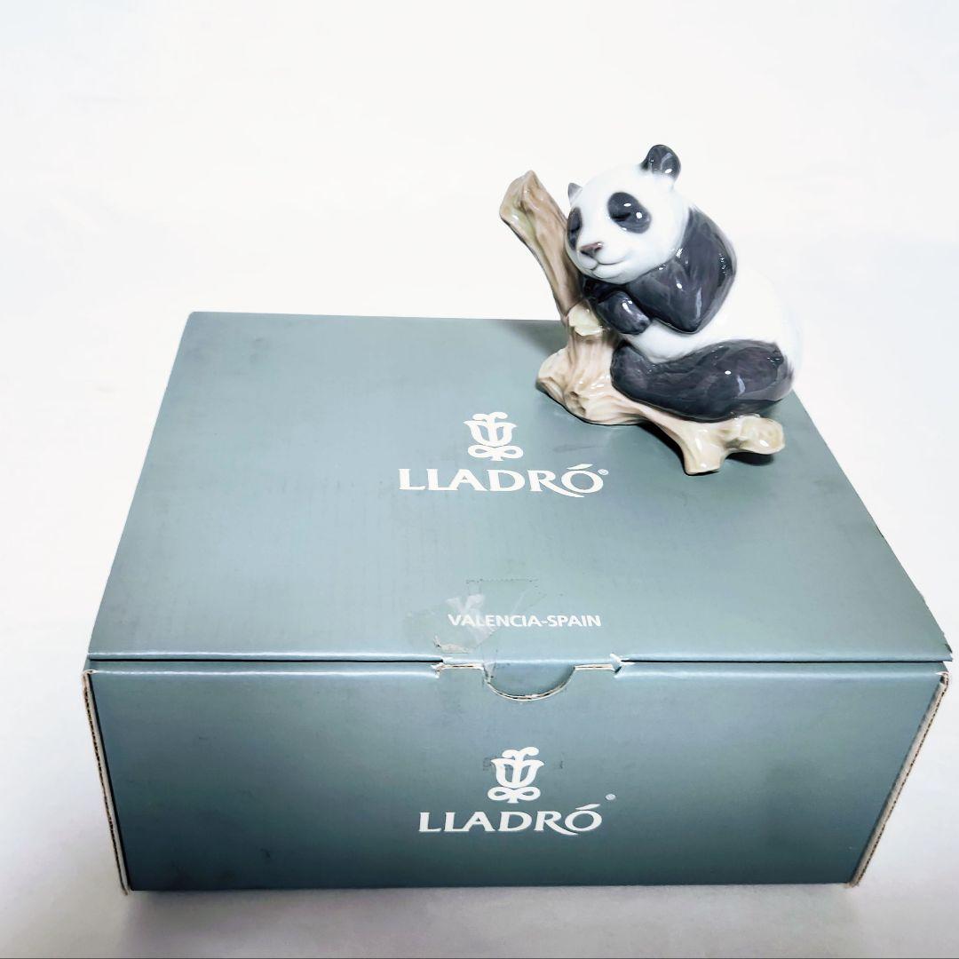 リヤドロ【美品・箱入】フィギュリン《幸運のパンダ》No.8105