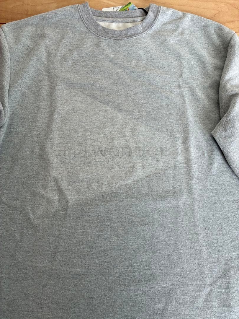 and wander グレー 長袖Tシャツ