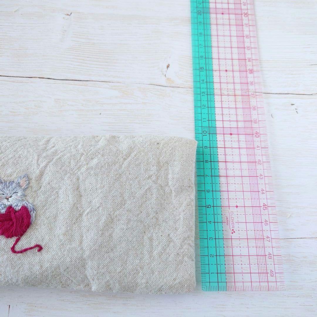 手刺繍入あずき/小豆のアイピロー【あくび猫と赤い毛糸玉】