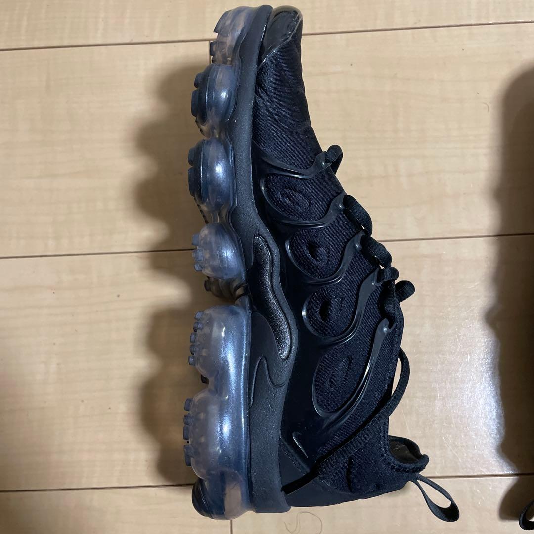 ナイキNIKE Air Vapormax plus トリプルブラック　25.5