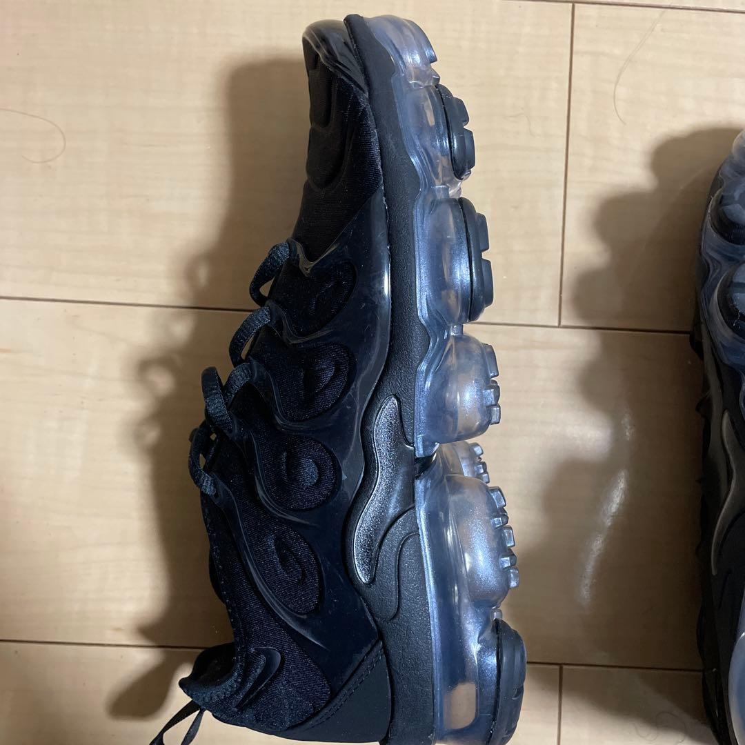 ナイキNIKE Air Vapormax plus トリプルブラック　25.5