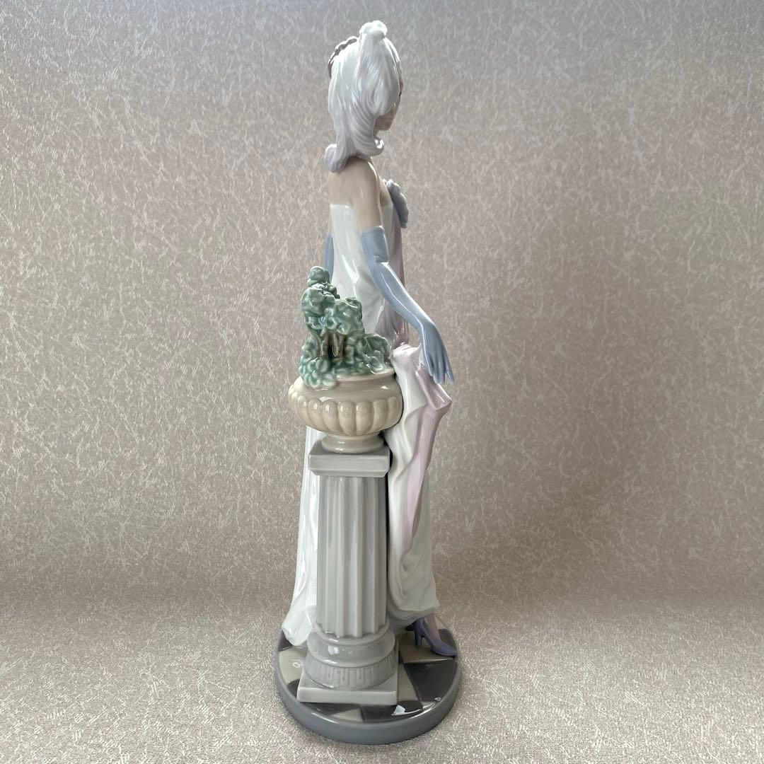 LLADRO リヤドロ 『 チャールストーンの貴婦人 』 高さ 34㎝