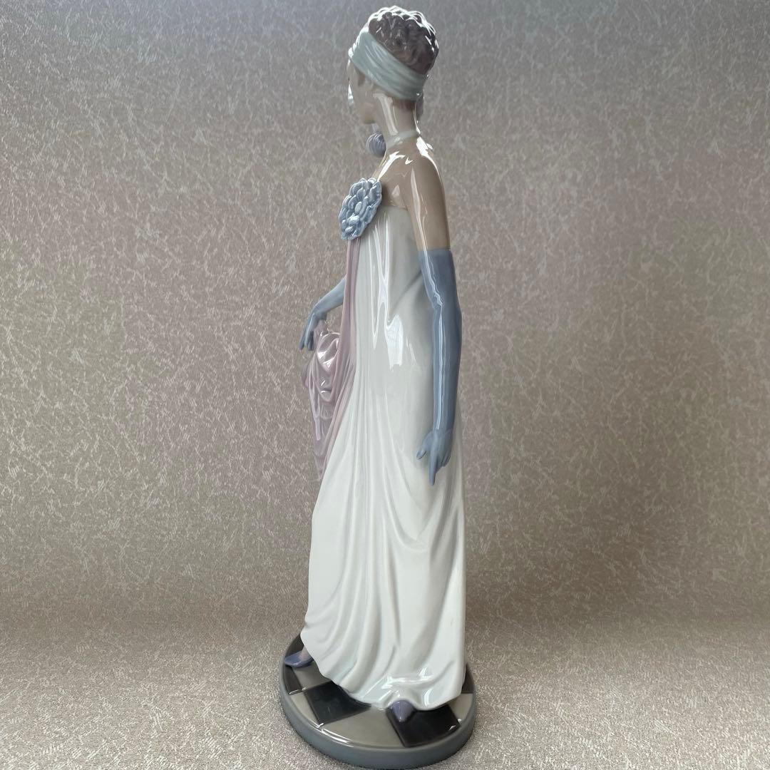 LLADRO リヤドロ 『 チャールストーンの貴婦人 』 高さ 34㎝