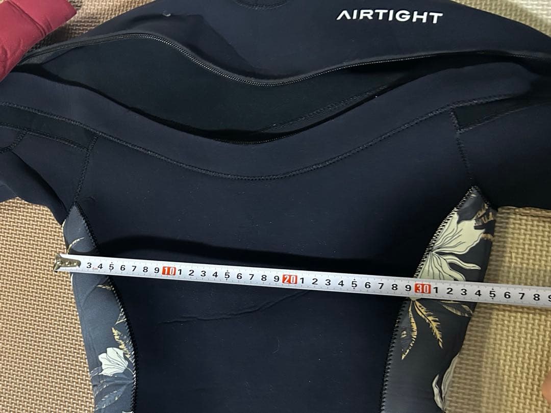 【数回着用】AIRTIGHT ウェットスーツ　レディース
