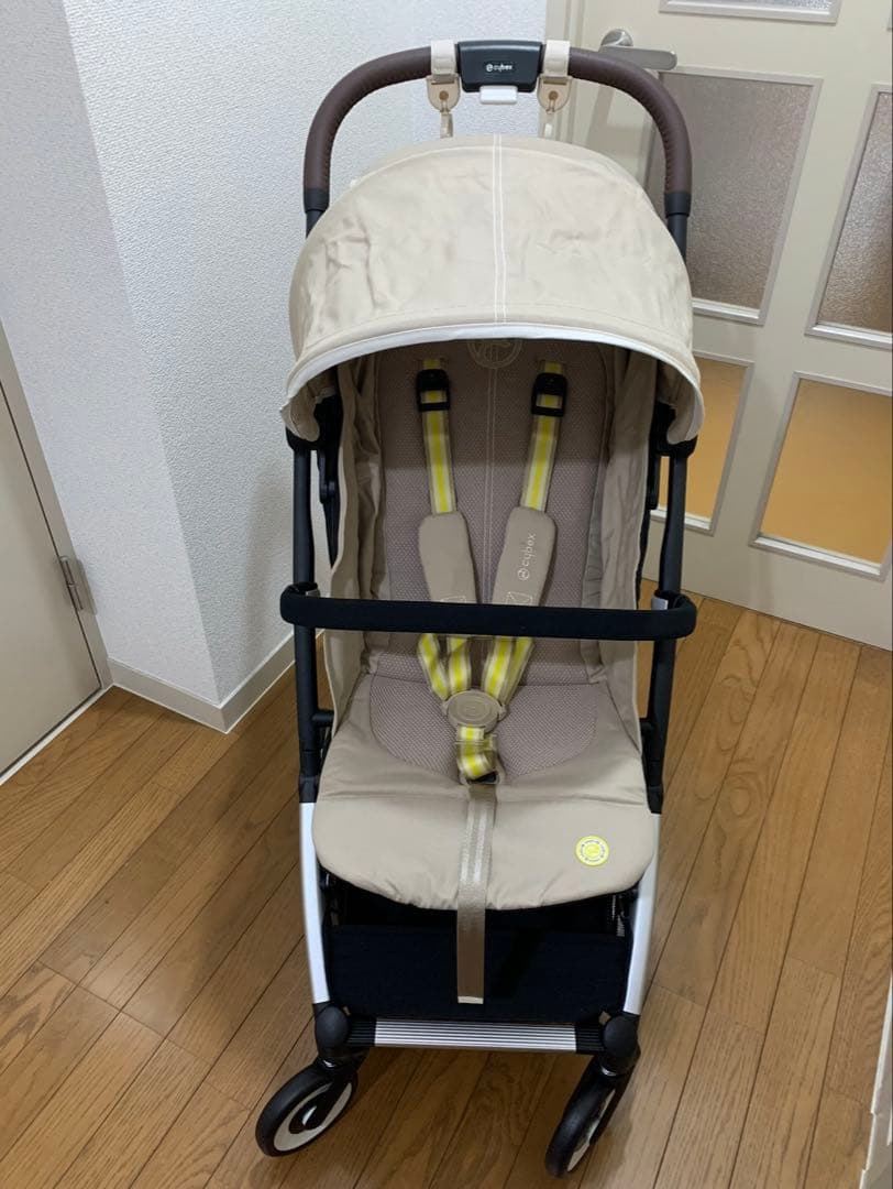 ベージュ 折りたたみ式 ベビーカー ORFEO Cybex