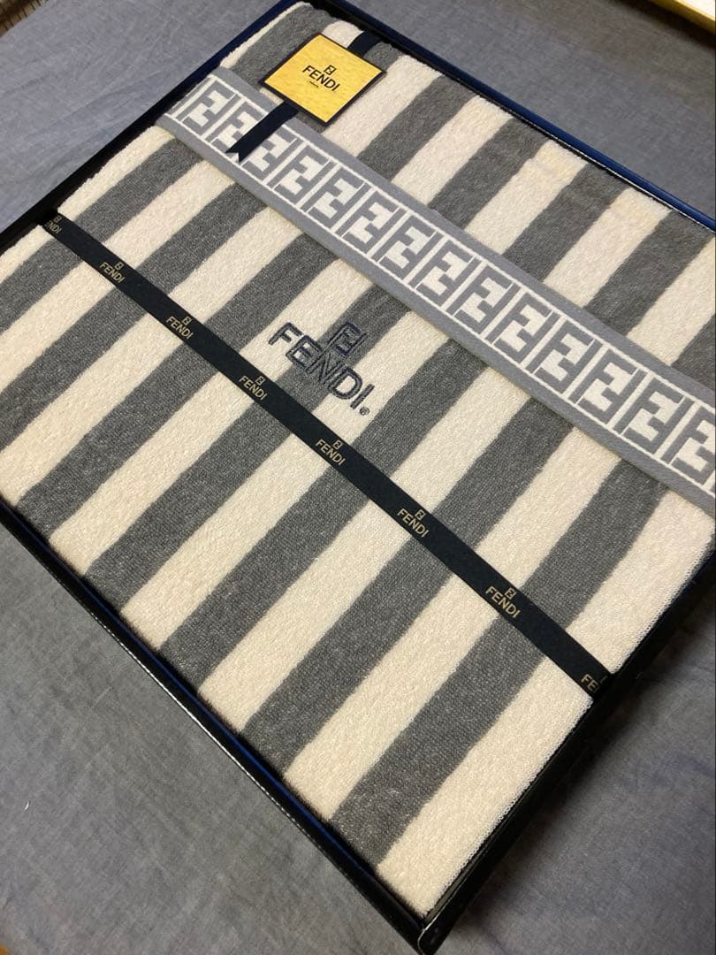 FENDI タオルケット