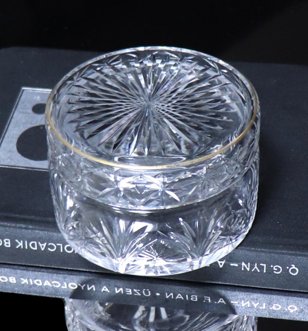 オールド・バカラ 1900年 上級作品 蓋物 切子硝子 アンティーク 小物入れ