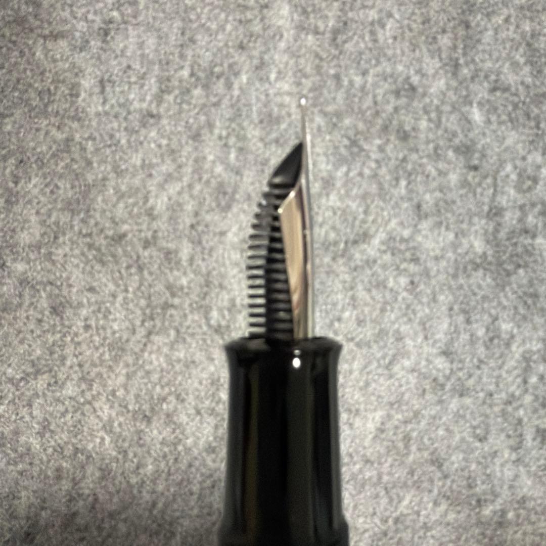 レア☆新品未使用 ペリカン M215 トラディショナルブラック ニブEF 極細☆