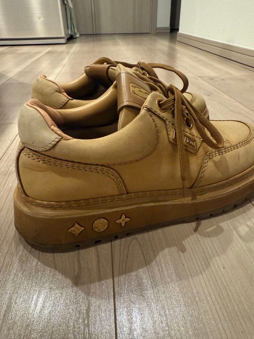 vuittonコラボスニーカー