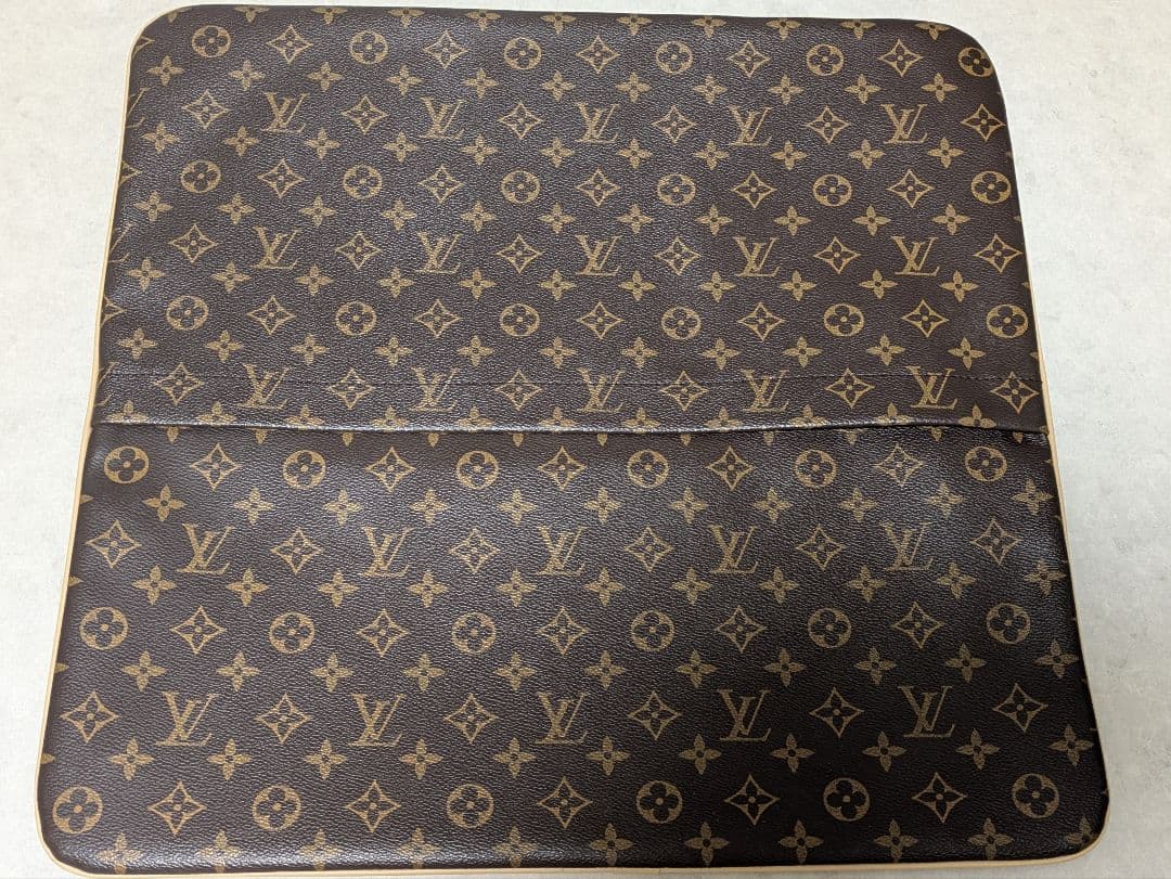 LOUIS VUITTON モノグラム レザー座布団カバー