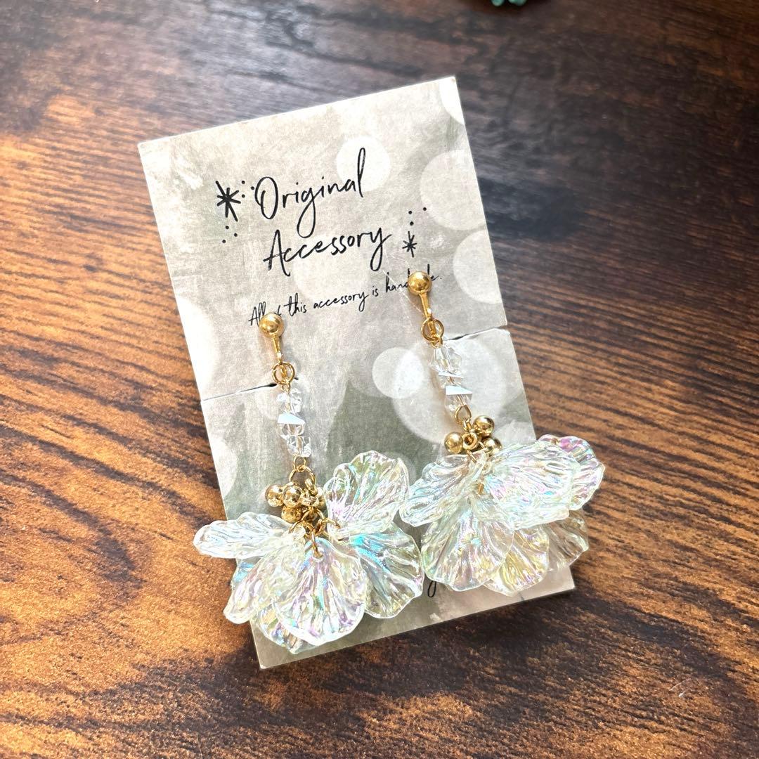 ピンクフラワーレジン×スパンコール♡花びら ピアス イヤリング