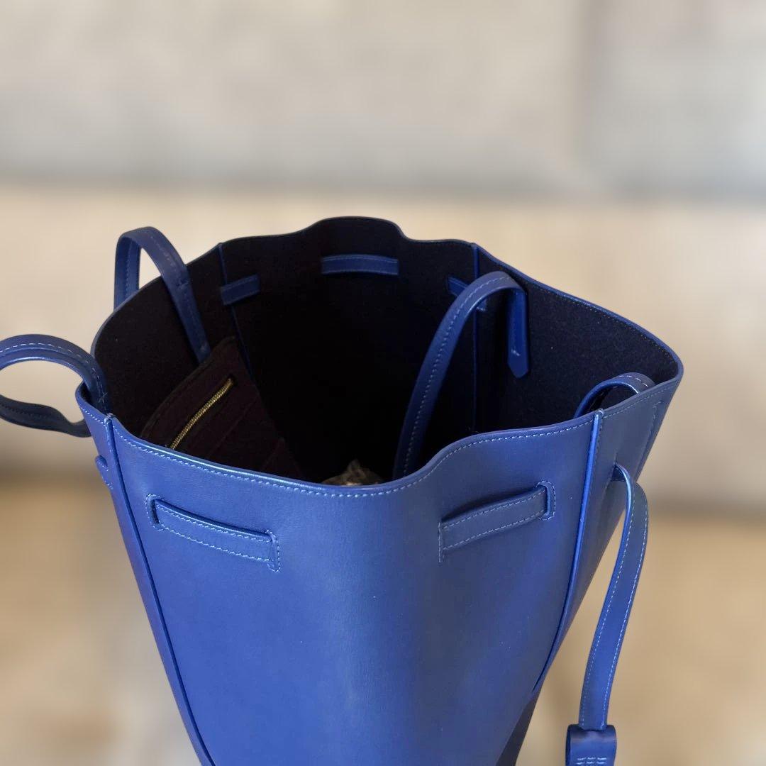 セリーヌ　ネイビー レザー トートバッグ タッセル付き　ショルダー　肩掛け