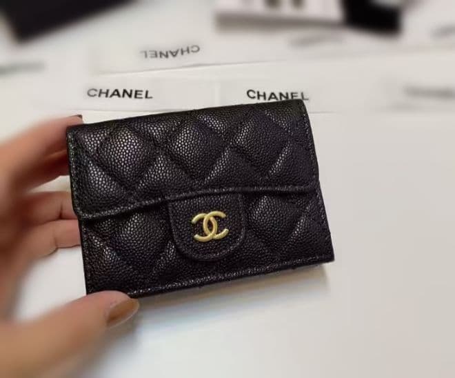 超人気 三つ折り財布