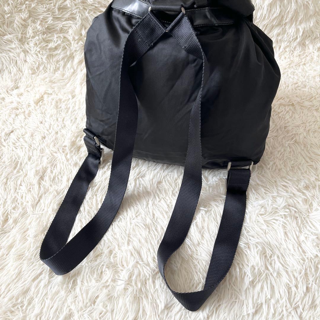 未使用級✨PRADA プラダ　リュックサック　ナイロン　ブラック　三角ロゴ　黒