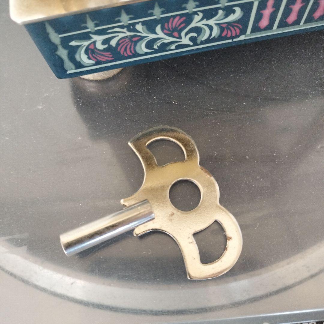 日本美術時計 Nマーク 手巻き ゼンマイ振り子式置時計 4面ガラス 【重厚感！】