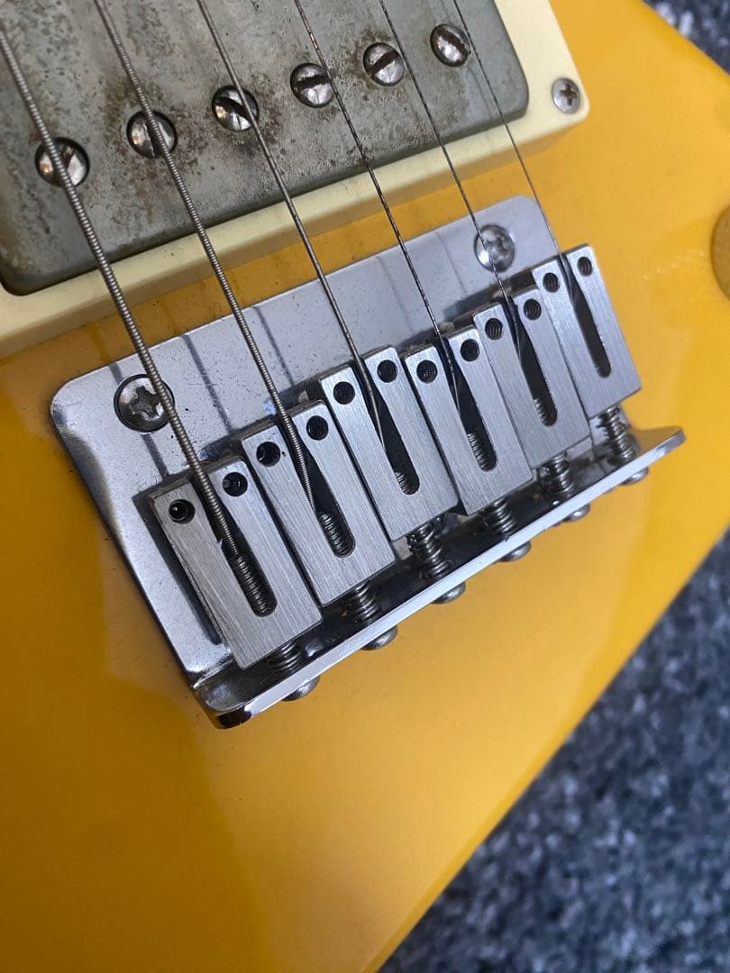 ROCKSON イエロー　チキータレプリカ　バックトゥザ・フューチャー