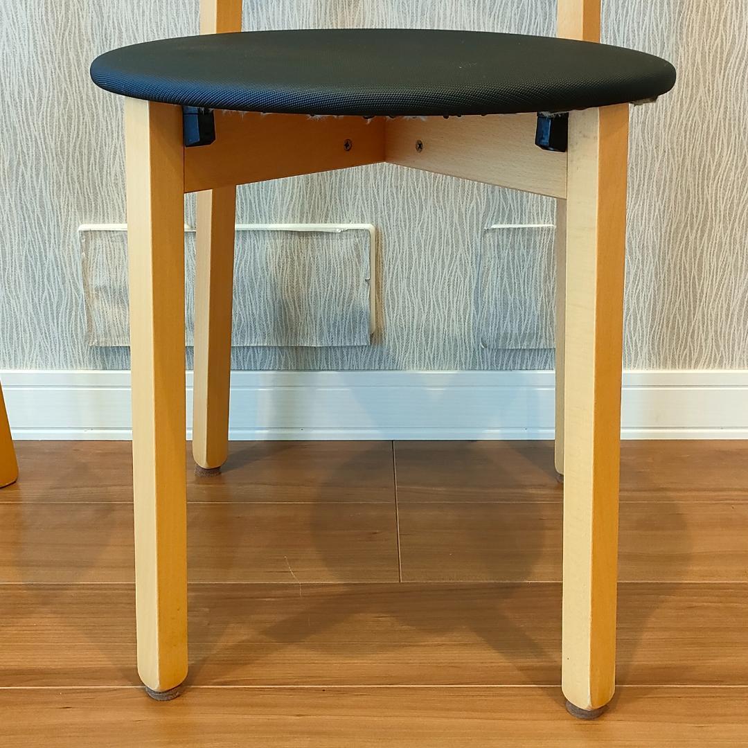 カリガリス　ダイニングチェア　2脚セット　スタッキングチェア